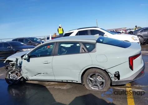 2025 Kia K4 Lxs from USA, damaged, VIN 3KPFT4DE1SE169923